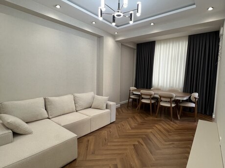 2 otaq · 80 m² · 3/20 mərtəbə, 8 Noyabr