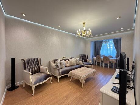 3 otaqlı köhnə tikili - Massiv V q. - 85 m²