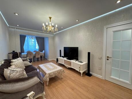 3 otaqlı köhnə tikili - Massiv V q. - 85 m²