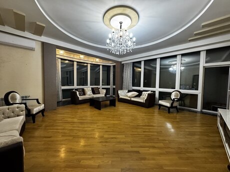 Kirayə 4 otaqlı mənzil, 235 m², 28 May: 2 000 ₼/ay 3