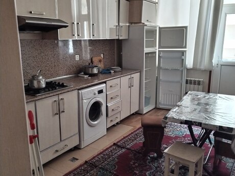 3-комн. новостройка - м. 8 ноября - 90 м²