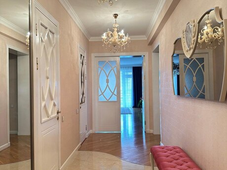 3 otaqlı mənzil, 150 m², İnşaatçılar: 450 000 ₼ 5