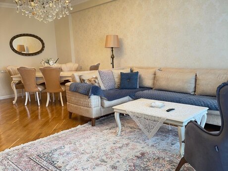 3 otaqlı mənzil, 150 m², İnşaatçılar: 450 000 ₼ 3
