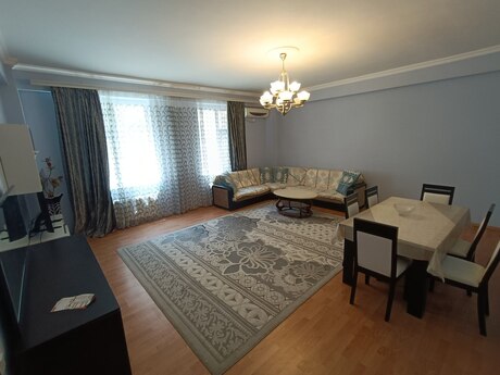 Elan №6343382 - Bakı, Şah İsmayıl Xətai m., 3 otaqlı, 135 m², 10/16 mərtəbə