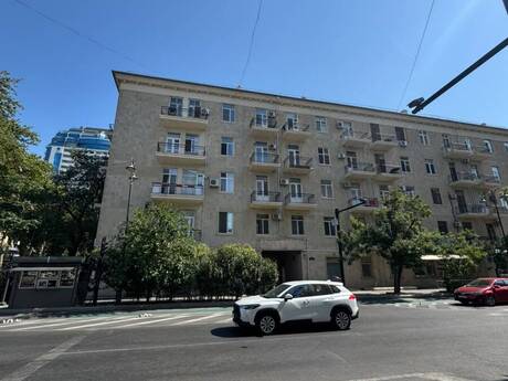 3 otaqlı mənzil, 82 m², 28 May: 320 000 ₼ 3