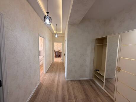 Elan №6343787 - Bakı, Neftçilər m., 2 otaqlı, 81 m², 15/17 mərtəbə