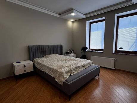 Продаётся 3-комнатная квартира в старом фонде, Nizami, 110 м², 355 000 AZN, фото 4 / 11