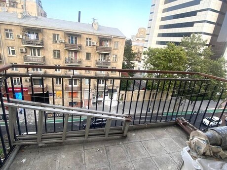 2 otaqlı mənzil, 71 m², 28 May: 219 900 ₼ 4