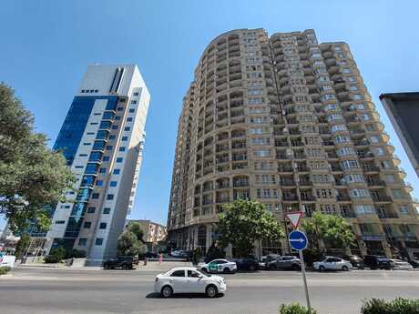 3 otaq · 128 m² · 3/18 mərtəbə, 8 Noyabr