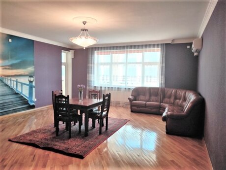4-room new-build apartment for sale in Elmlər Akademiyası, 205 m², 590 000 AZN, photo 2 / 12