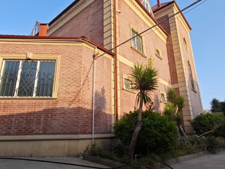 8 otaqlı həyət evi/bağ evi - Əhmədli m. - 630 m²