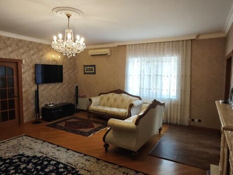 8 otaqlı həyət evi/bağ evi - Əhmədli m. - 630 m²