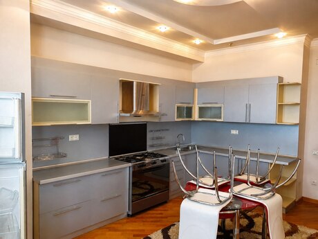 4-комн. новостройка - м. Гянджлик - 180 м²