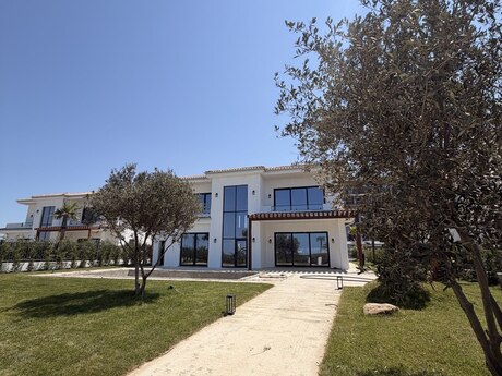 5-комн. дом/дача - пос. Sea Breeze - 500 м²