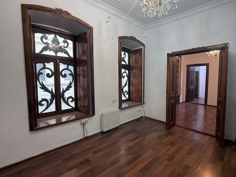 Объявление №6344619 - Баку, м. Ичеришехер, 3-комн., 100 м²