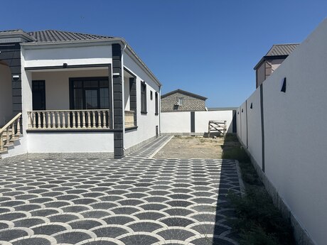 4 otaqlı həyət evi/bağ evi - Buzovna q. - 162 m²