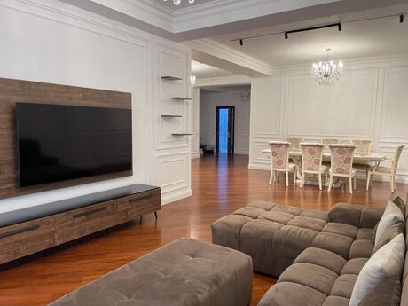 4 otaqlı yeni tikili - 28 May m. - 270 m²