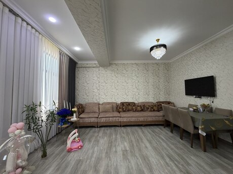 3 otaqlı mənzil, 77 m², Bakıxanov: 165 000 ₼ 2
