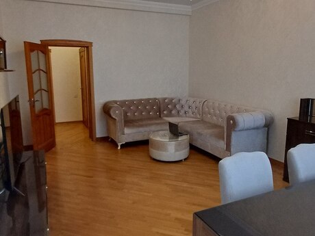 Kirayə 2 otaqlı mənzil, 90 m², Şah İsmayıl Xətai: 1 300 ₼/ay 5