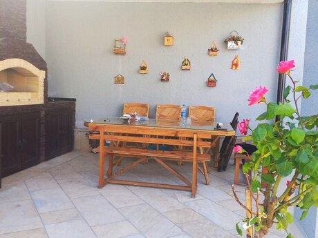 4 otaqlı həyət evi/bağ evi - Mərdəkan q. - 200 m²