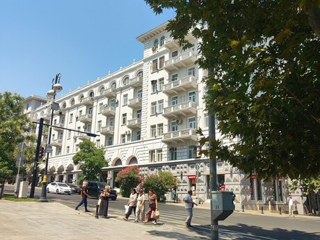 3 rooms · 80 m² · floor 5/6, İçəri Şəhər