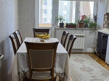 Kirayə 3 otaqlı mənzil, 150 m², 8 Noyabr: 1 100 ₼/ay 3