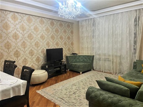 Kirayə 3 otaqlı mənzil, 130 m², Nizami: 1 200 ₼/ay 2