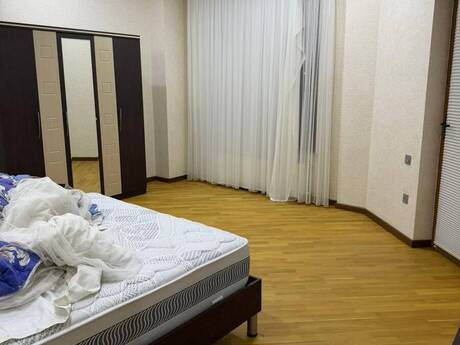 3-room apartment for rent, 110 m², İçəri Şəhər: 1 200 ₼/mo 4