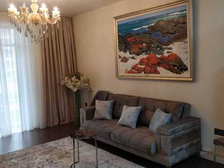Elan №6345766 - Bakı, 8 Noyabr m., 2 otaqlı, 70 m², 4/18 mərtəbə