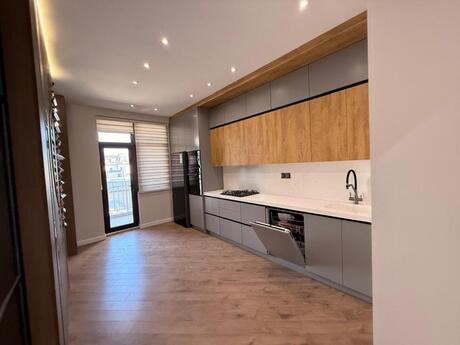 3 otaqlı yeni tikili - 28 May m. - 120 m²