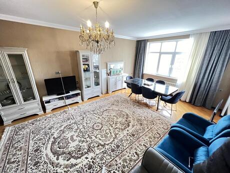 3-комн. новостройка - м. Элмляр Академиясы - 150 м²
