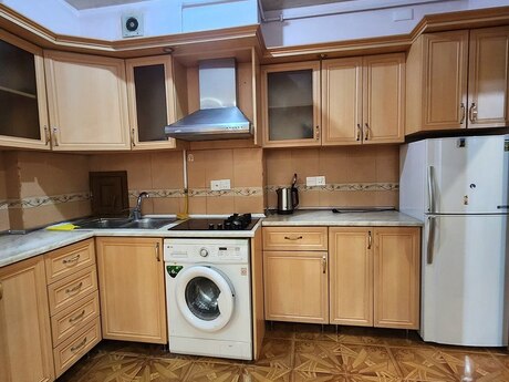 Kirayə 3 otaqlı mənzil, 85 m², 8 Noyabr: 1 000 ₼/ay 4