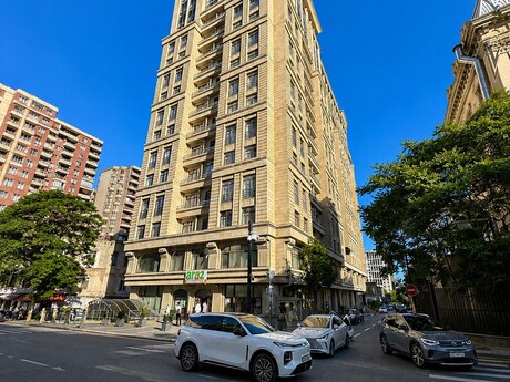 3 otaqlı mənzil, 180 m², Nizami: 590 000 ₼ 2