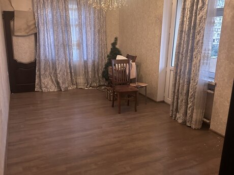 Yeni Günəşlidə 5 otaqlı köhnə tikili mənzil kirayə verilir, 125 m², 649 AZN/ay, şəkil 2 / 8