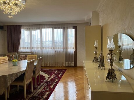 4 otaqlı mənzil, 120 m², 8 Noyabr: 309 000 ₼ 2