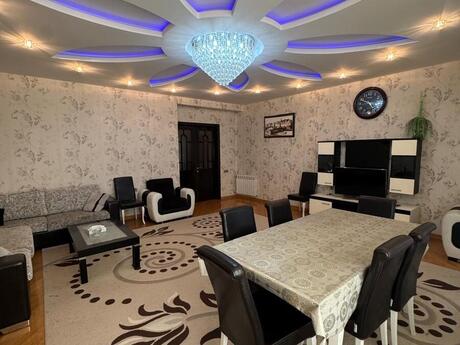 4 otaq · 200 m² · 11/20 mərtəbə, Nizami
