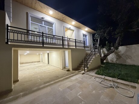 4 rooms · 150 m², Binəqədi