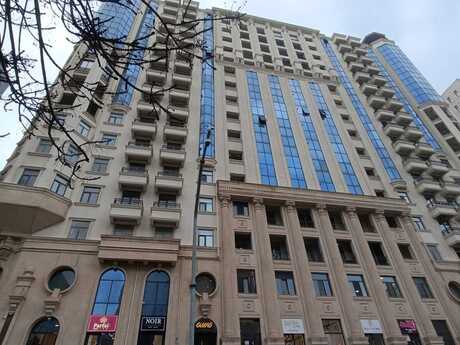 4 otaqlı mənzil, 242 m², 28 May: 678 000 ₼ 3