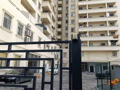4 otaqlı mənzil, 242 m², 28 May: 678 000 ₼ 4