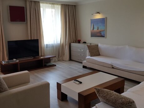 Elan №6346838 - Bakı, İçəri Şəhər m., 2 otaqlı, 60 m², 2/5 mərtəbə