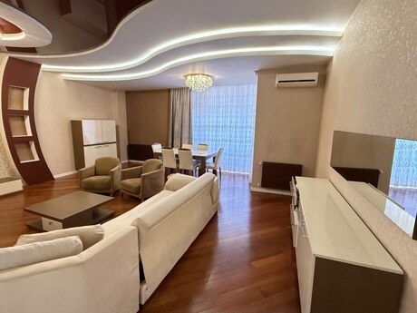 4 otaqlı yeni tikili - Elmlər Akademiyası m. - 155 m²