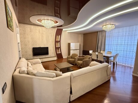 Объявление №6346856 - Баку, м. Элмляр Академиясы, 4-комн., 155 м², 3/15 этаж