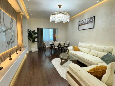 3-комнатная квартира, 102 м², 8 Noyabr: 265 000 ₼ 2