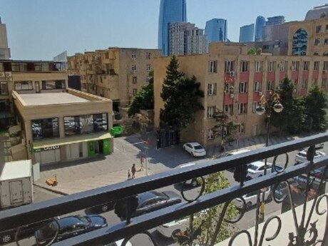Elan №6347113 - Bakı, Şah İsmayıl Xətai m., 2 otaqlı, 90 m², 3/13 mərtəbə
