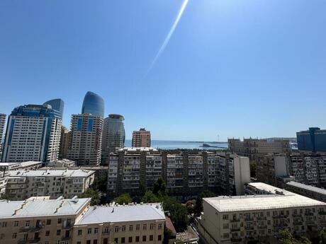 4 otaqlı mənzil, 250 m², 28 May: 1 050 000 ₼ 5