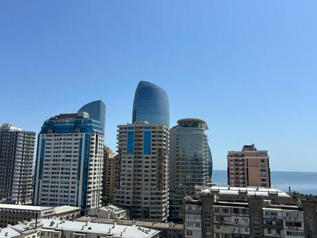 4 otaqlı mənzil, 250 m², 28 May: 1 050 000 ₼ 2