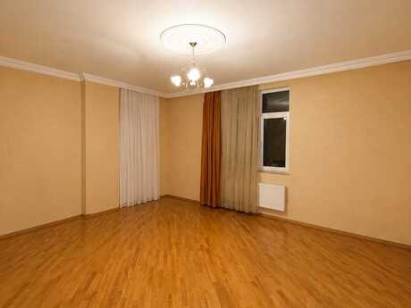 3 otaqlı mənzil, 130 m², İnşaatçılar: 320 000 ₼ 2