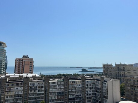 4 otaqlı mənzil, 250 m², 28 May: 1 050 000 ₼ 2