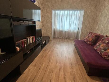 Elan №6347553 - Bakı, Memar Əcəmi m., 3 otaqlı, 70 m², 9/9 mərtəbə