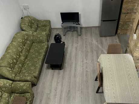 Sahildə 2 otaqlı köhnə tikili mənzil kirayə verilir, 60 m², 750 AZN/ay, şəkil 5 / 10